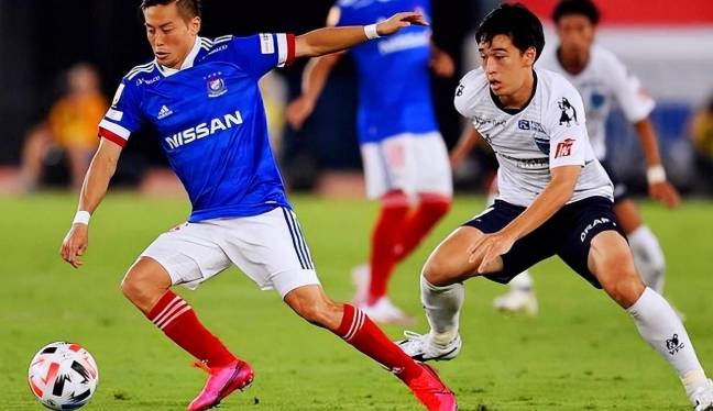 包含鹿岛鹿角冲击冠军，锋线磨合进入关键期的词条