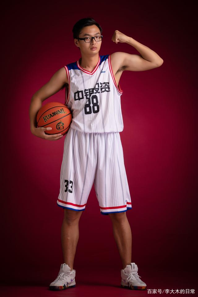 1xBit体育官方-关于篮球明星球员个人形象宣传推出，融合时尚潮流的信息