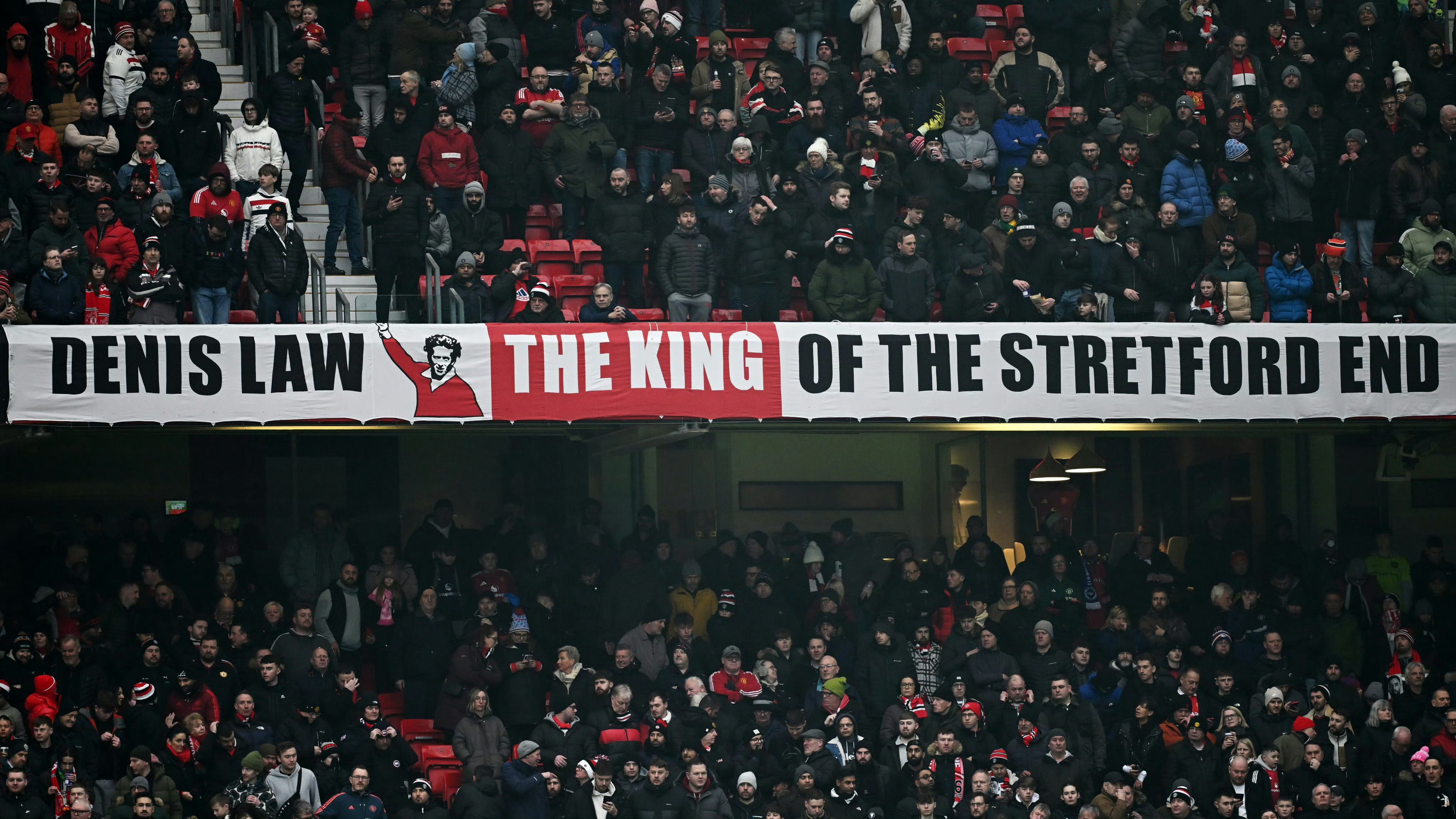 包含曼联客场不敌强敌，遭遇重创的词条