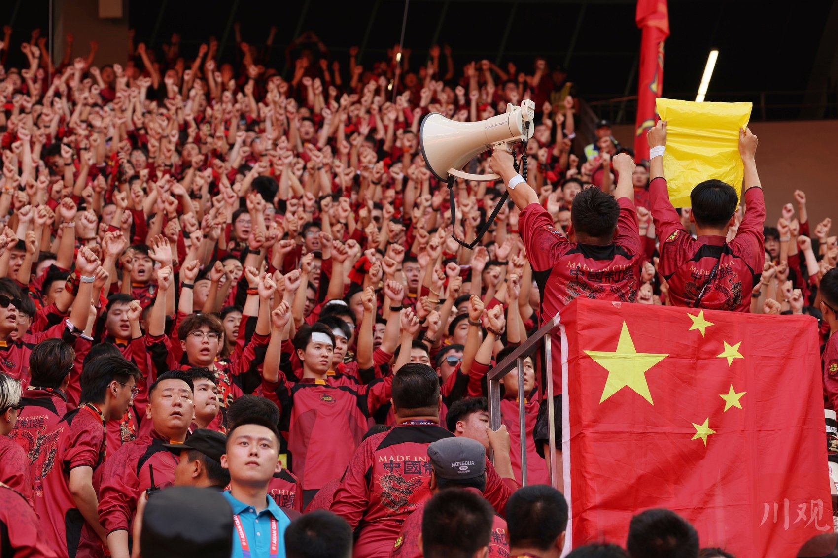 1xBit体育登录-球队表现备受瞩目,球迷围绕赛事话题热烈讨论的简单介绍