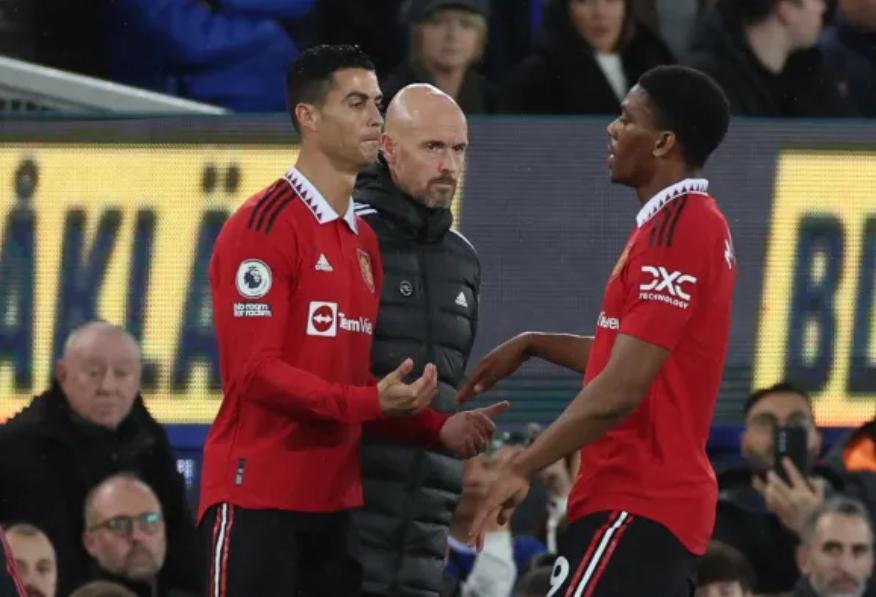 马夏尔破门，巴黎主场轻取曼城