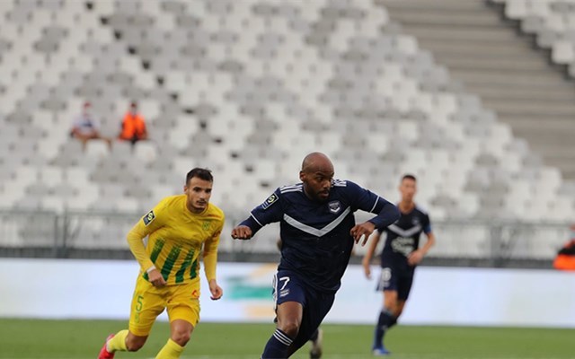 1xBit体育娱乐-关于昂热俱乐部球员因红牌被罚出场的信息