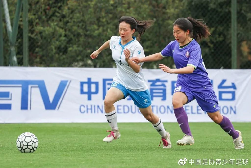 足球比赛中，女子团队实力不容忽视