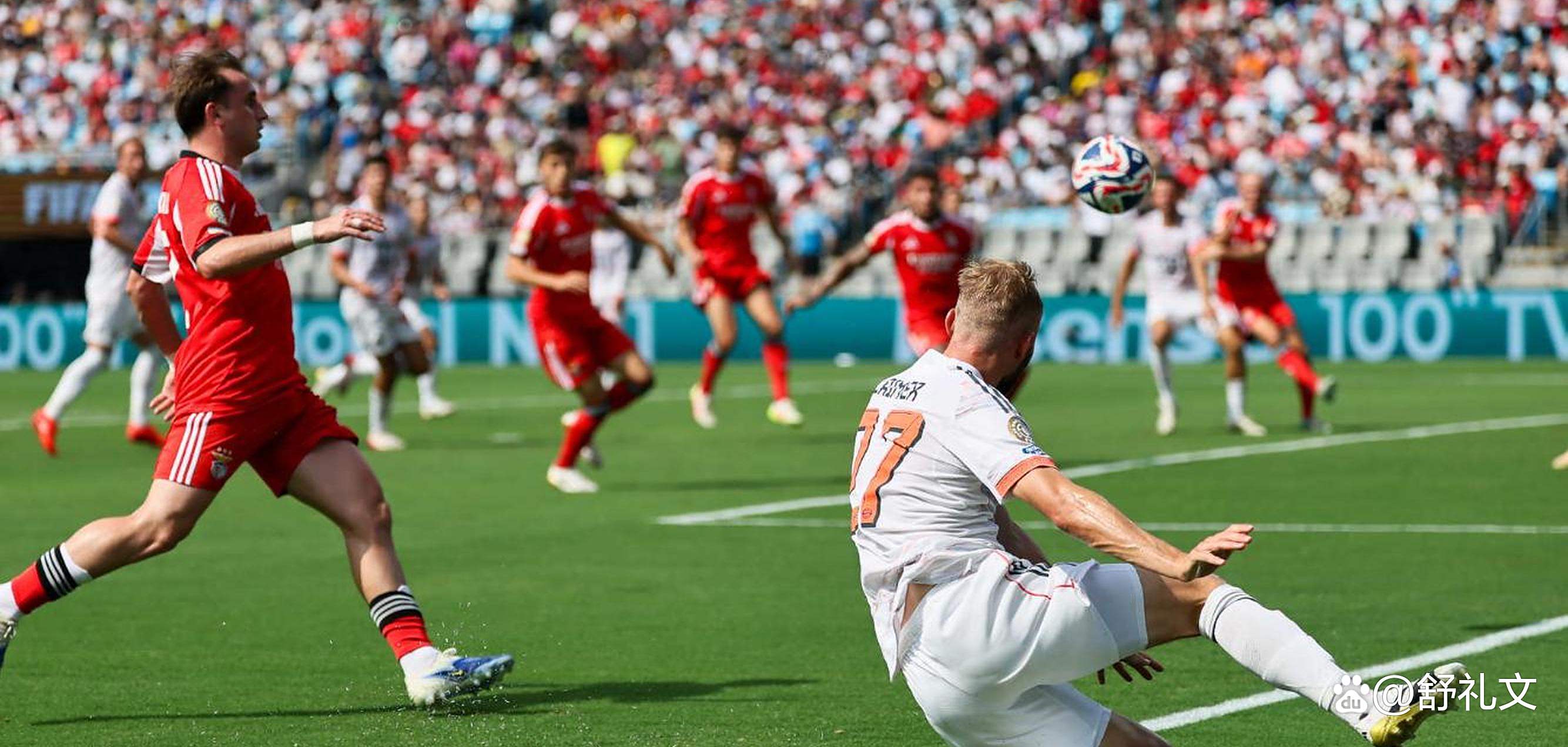 阿贾克斯惊险淘汰拜仁慕尼黑，晋级半决赛的简单介绍