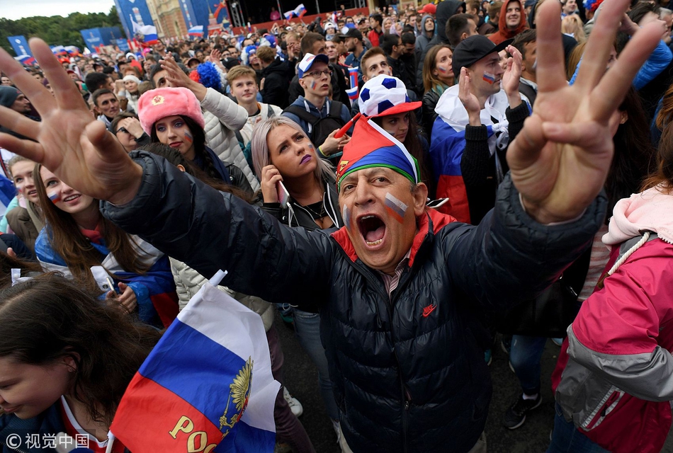 关于意大利选手击败俄罗斯对手，成功晋级田径项目半决赛的信息