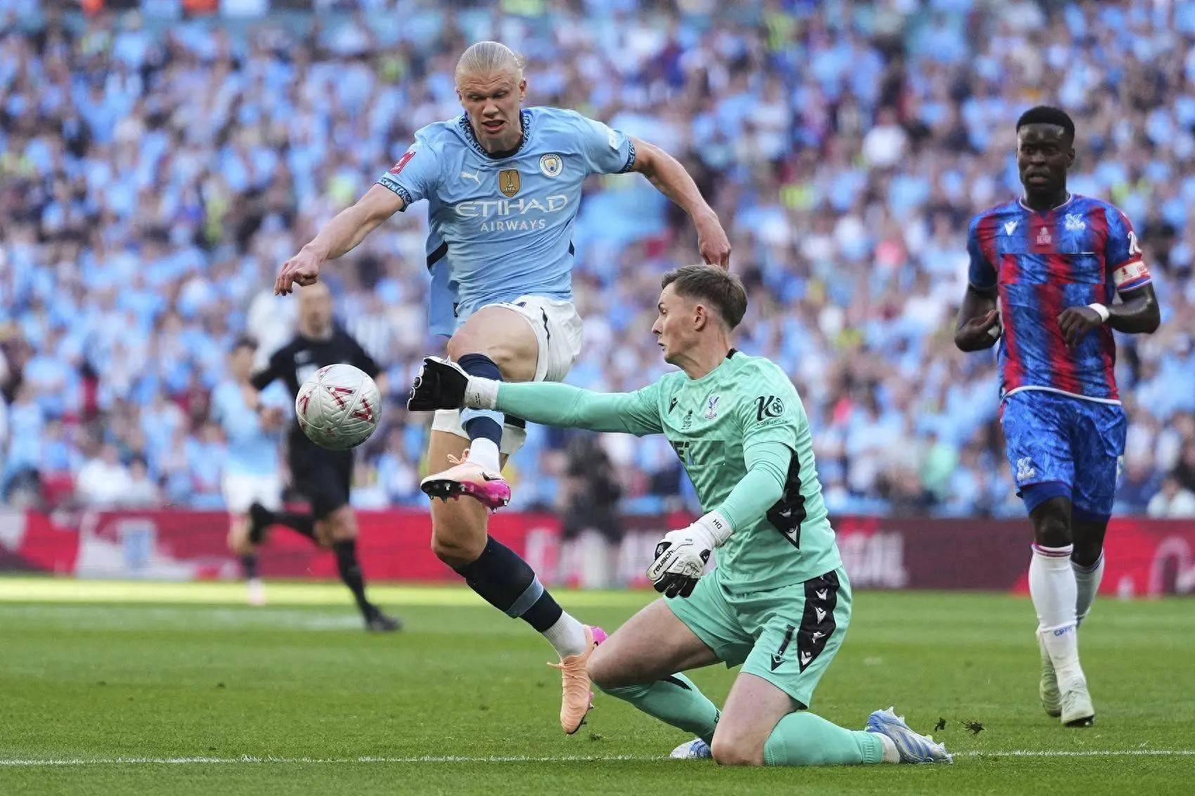 1xBit体育馆-曼城力压晋级，巴萨解脱