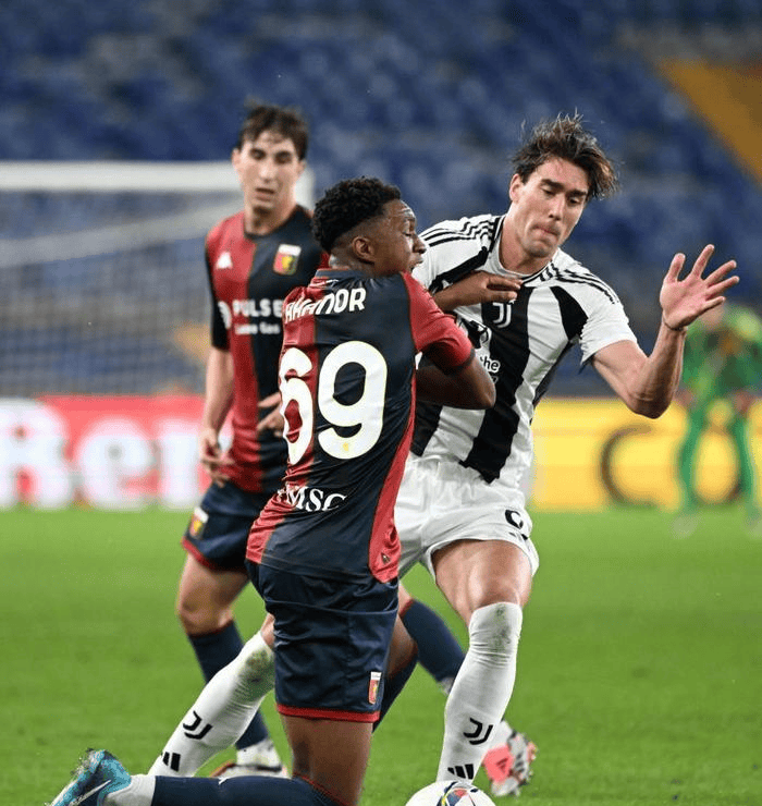 1xBit体育培训-包含肯普斯对决尤文图斯:实力碰撞的词条