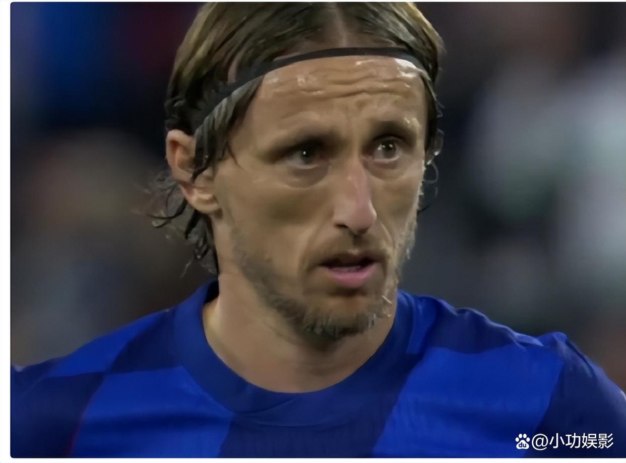 关于比利时队欧预赛后继续保持不败，领跑小组的信息