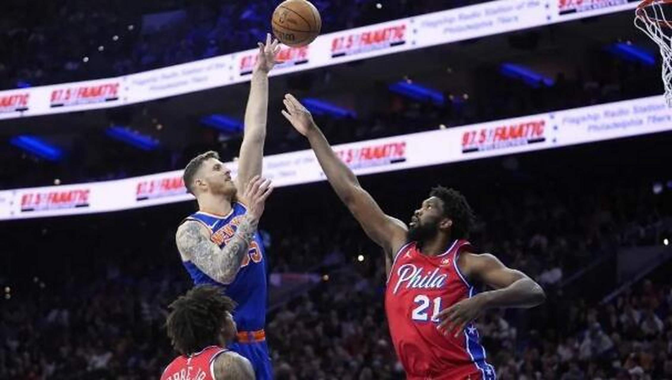 76人险胜雄鹿，黄蜂战胜骑士遭遇两连败的简单介绍