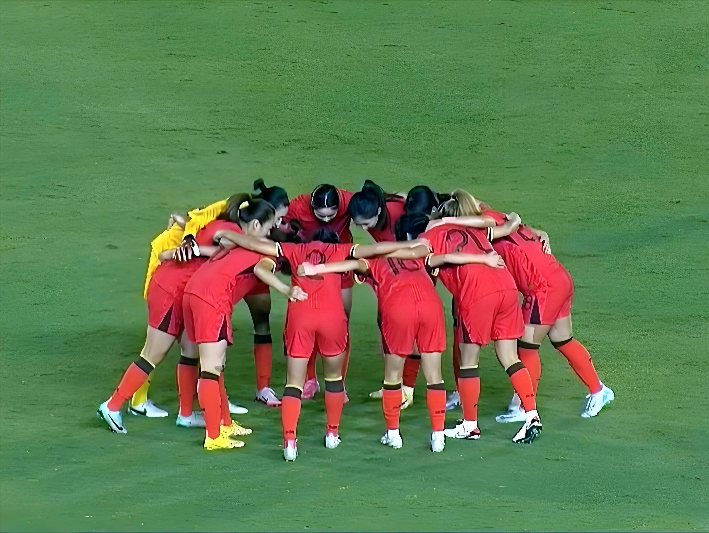 1xBit体育亚洲官网-中国女足赛场失利，队员难掩失落之情